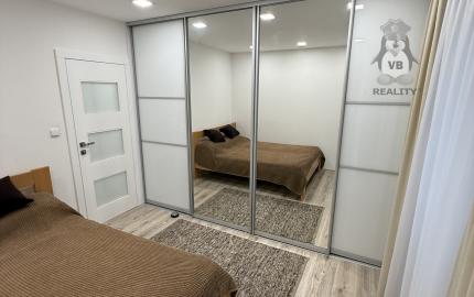 EXKLUZÍVNE NA PREDAJ – 2-IZBOVÝ BYT , KROMPACHY