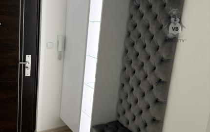 EXKLUZÍVNE NA PREDAJ – 2-IZBOVÝ BYT , KROMPACHY