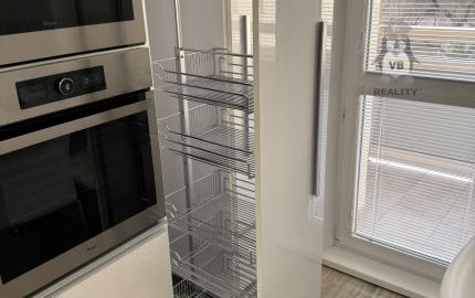 EXKLUZÍVNE NA PREDAJ – 2-IZBOVÝ BYT , KROMPACHY