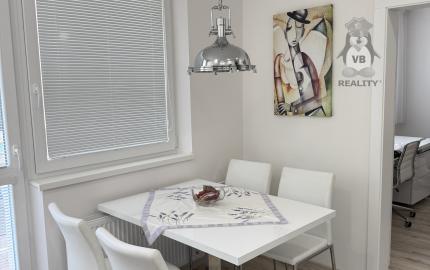 EXKLUZÍVNE NA PREDAJ – 2-IZBOVÝ BYT , KROMPACHY