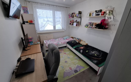 prerobený 3-izbový byt s loggiou na sídlisku Západ 1