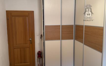 EXKLUZÍVNE: Zrekonštruovaný 4 iz. byt s loggiou, 83,7 m2,  Krompachy, blízko centra