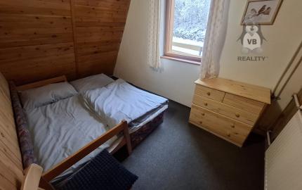 prerobená chata na celoročné bývanie v Poráčskej doline