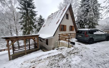 prerobená chata na celoročné bývanie v Poráčskej doline