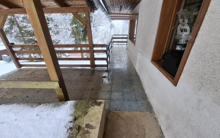 prerobená chata na celoročné bývanie v Poráčskej doline