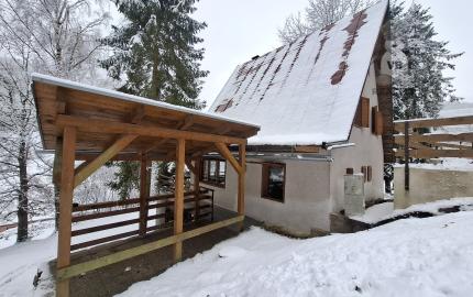 prerobená chata na celoročné bývanie v Poráčskej doline
