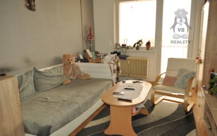 Byt 1+1 s dvoma loggiami, sídl. Mier, Sp. Nová Ves