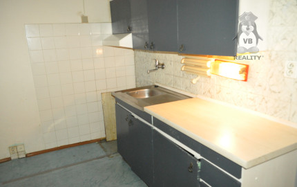 Byt 1+1 s dvoma loggiami, sídl. Mier, Sp. Nová Ves