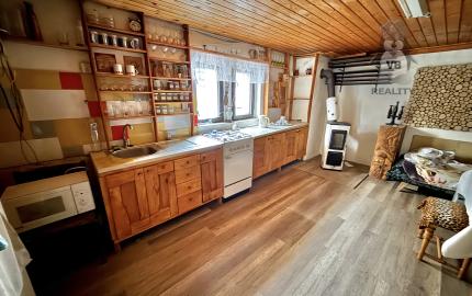 Rodinný domček s ďalšou samostatnou bytovou jednotkou