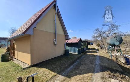 Záhradka s murovanou chatkou - Spišská Nová Ves - Brusník