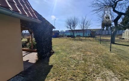 Záhradka s murovanou chatkou - Spišská Nová Ves - Brusník