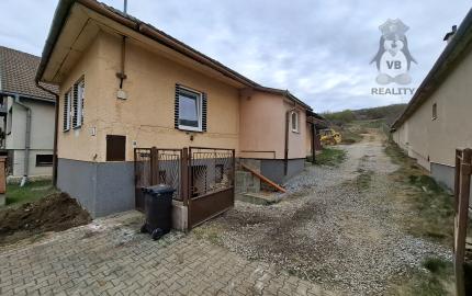 Rodinný dom s veľkým pozemkom – Arnutovce