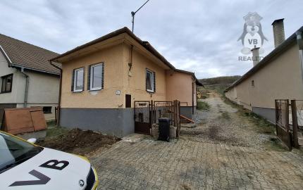 Rodinný dom s veľkým pozemkom – Arnutovce