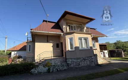 Rodinný dom s veľkým slnečným pozemkom v obci Bystrany.