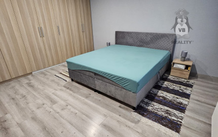 Priestranný rodinný dom s veľkým pozemkom, altánkom a garážou v obci Prakovce, okres Gelnica