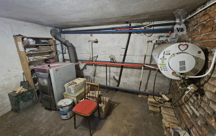 Priestranný rodinný dom s veľkým pozemkom, altánkom a garážou v obci Prakovce, okres Gelnica