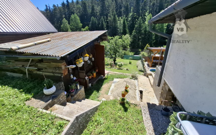 Záhrada s murovanou chatou a altánkom – Levoča