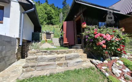 Záhrada s murovanou chatou a altánkom – Levoča
