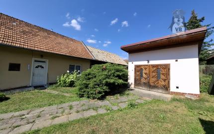 Rodinný dom s hospodárskym zázemím - Odorín