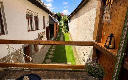 Rodinný dom v Štrbe s 3 samostatnými bytovými jednotkami, okres Poprad