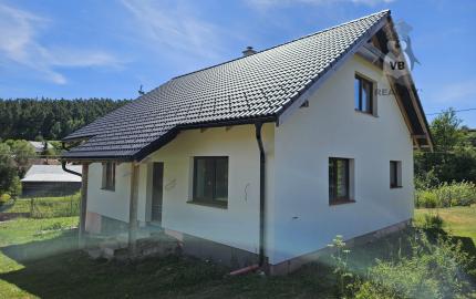 Rodinný dom po rozsiahlej rekonštrukcii na veľkom pozemku v obci Kurimany pri Spišskej Novej Vsi