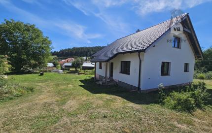 Rodinný dom po rozsiahlej rekonštrukcii na veľkom pozemku v obci Kurimany pri Spišskej Novej Vsi