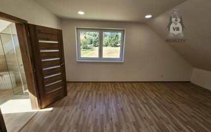 Rodinný dom po rozsiahlej rekonštrukcii na veľkom pozemku v obci Kurimany pri Spišskej Novej Vsi
