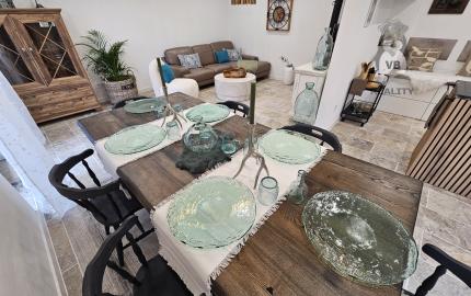 Vidiecke sídlo s pozemkom 11 903 m², herňou, garážou v obci Nálepkovo, v pokojnej časti Zahajnica, okres Gelnica