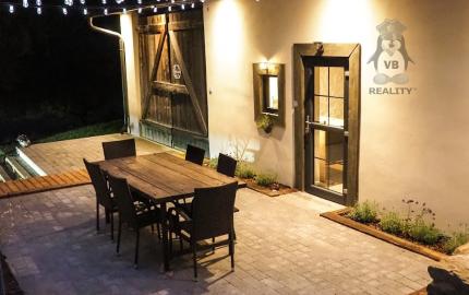 Vidiecke sídlo s pozemkom 11 903 m², herňou, garážou v obci Nálepkovo, v pokojnej časti Zahajnica, okres Gelnica
