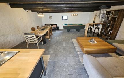 Vidiecke sídlo s pozemkom 11 903 m², herňou, garážou v obci Nálepkovo, v pokojnej časti Zahajnica, okres Gelnica