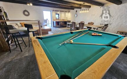 Vidiecke sídlo s pozemkom 11 903 m², herňou, garážou v obci Nálepkovo, v pokojnej časti Zahajnica, okres Gelnica