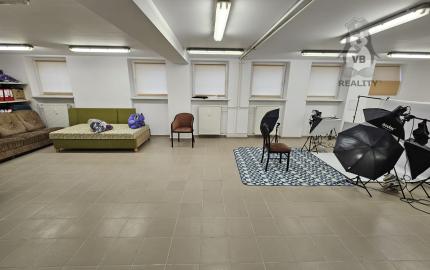Rozsiahly obchodný priestor s výmerou 284 m², Poprad