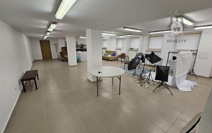 Rozsiahly obchodný priestor s výmerou 284 m², Poprad