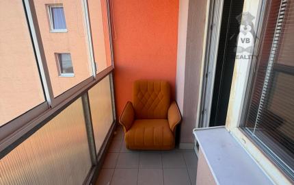 Byt 1+1 s dvoma loggiami, sídl. Mier, Sp. Nová Ves
