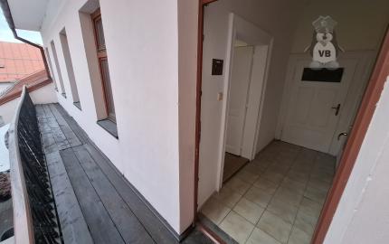 Kancelárske priestory priamo na námestí – 38 m²
