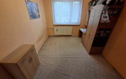 3-izbový byt s loggiou na sídlisku Západ 1, Strojnícka ulica