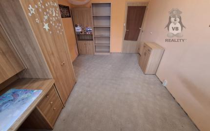 3-izbový byt s loggiou na sídlisku Západ 1, Strojnícka ulica