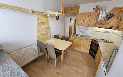 Prenájom bytu 4+1 s loggiou na sídlisku Západ, Spišská Nová Ves