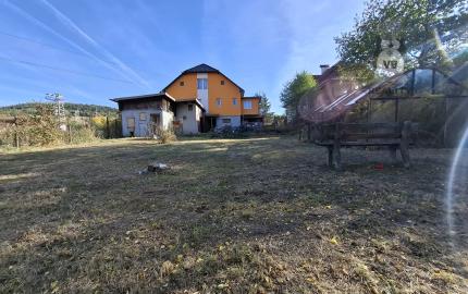 Rodinný dom na okraji mesta Krompachy s veľkou záhradou