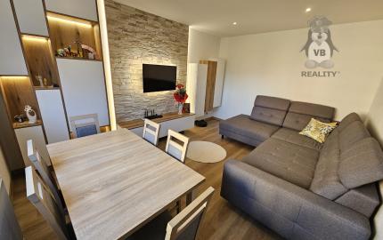 Moderný 3-izbový byt s balkónom po kompletnej rekonštrukcii - sídlisko Mier, Spišská Nová Ves