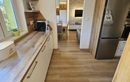 Moderný 3-izbový byt s balkónom po kompletnej rekonštrukcii - sídlisko Mier, Spišská Nová Ves