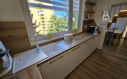 Moderný 3-izbový byt s balkónom po kompletnej rekonštrukcii - sídlisko Mier, Spišská Nová Ves