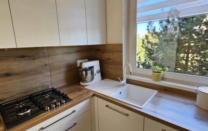 Moderný 3-izbový byt s balkónom po kompletnej rekonštrukcii - sídlisko Mier, Spišská Nová Ves