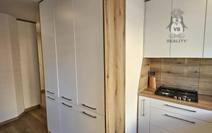 Moderný 3-izbový byt s balkónom po kompletnej rekonštrukcii - sídlisko Mier, Spišská Nová Ves
