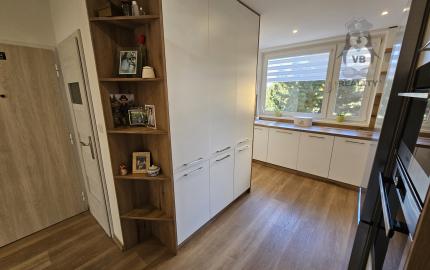 Moderný 3-izbový byt s balkónom po kompletnej rekonštrukcii - sídlisko Mier, Spišská Nová Ves