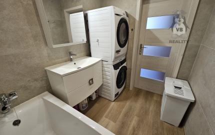 Moderný 3-izbový byt s balkónom po kompletnej rekonštrukcii - sídlisko Mier, Spišská Nová Ves