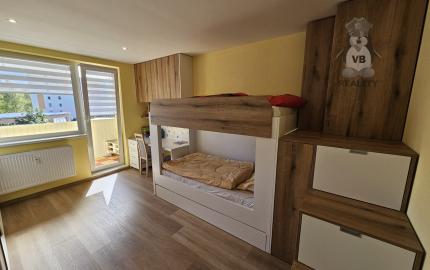 Moderný 3-izbový byt s balkónom po kompletnej rekonštrukcii - sídlisko Mier, Spišská Nová Ves