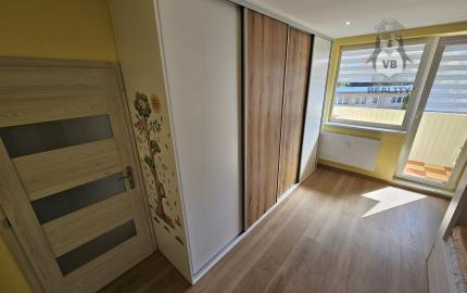 Moderný 3-izbový byt s balkónom po kompletnej rekonštrukcii - sídlisko Mier, Spišská Nová Ves