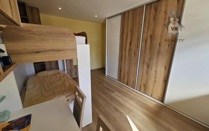 Moderný 3-izbový byt s balkónom po kompletnej rekonštrukcii - sídlisko Mier, Spišská Nová Ves