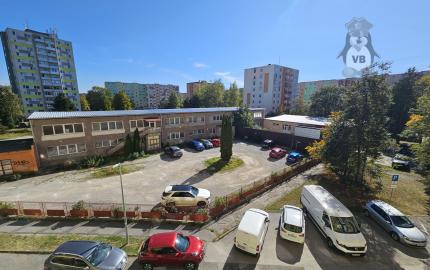 Moderný 3-izbový byt s balkónom po kompletnej rekonštrukcii - sídlisko Mier, Spišská Nová Ves